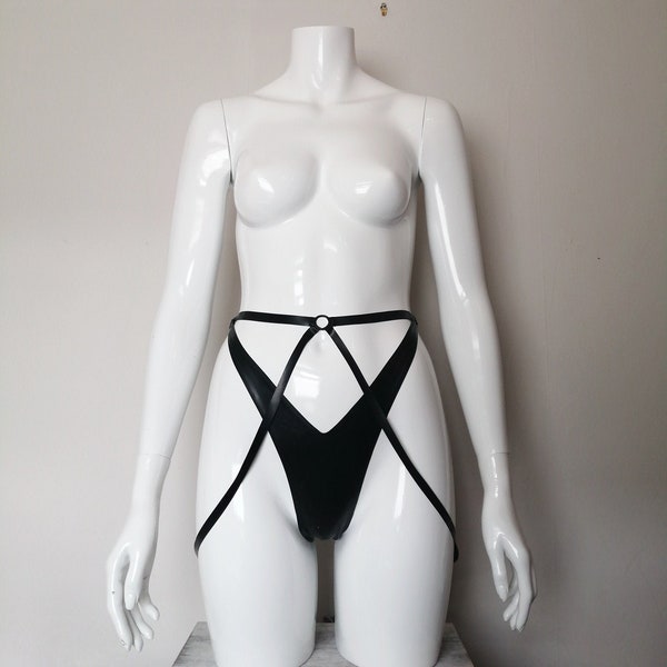 Latex highwaist thong back knickers with thigh straps