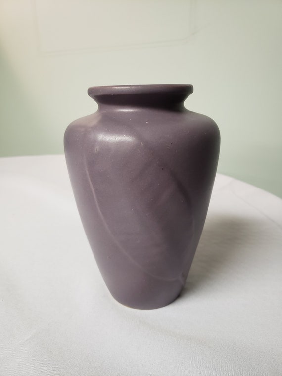 Zanesville Stoneware Lavender Tobacco Leaf Vase Etsy