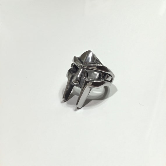 MF DOOM Gladiator Mask Ring - Etsy Sweden