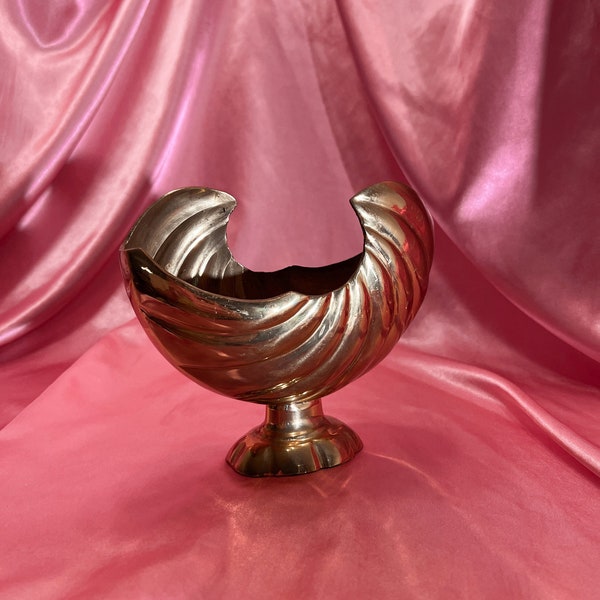 Vintage Brass Nautilus Wave Pedestal Dish, Vintage Abstract Wavy Brass Vase, Vintage Gold Pedestal Planter, Organically Shaped Vessel
