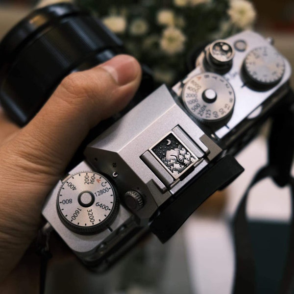 Copertura per slitta a contatto caldo della fotocamera e pulsante di scatto: impugnatura ergonomica