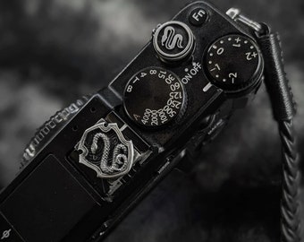Camera Hotshoe Snake: Ergonomic Photography Gift