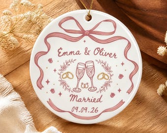 Ornamento in ceramica personalizzato per coppie, regalo di fidanzamento personalizzato per coppie di futuri sposi, regalo di nozze per novelli sposi