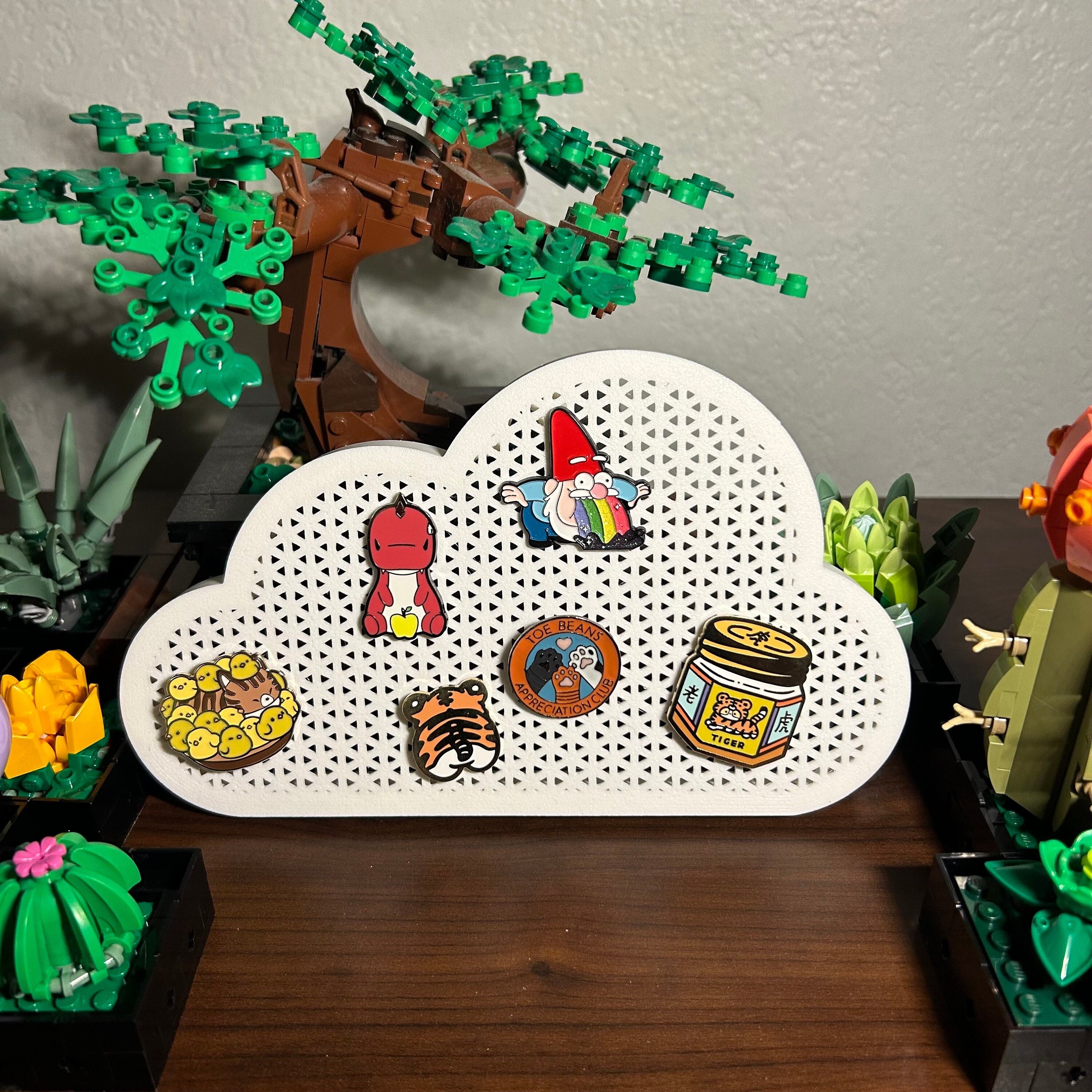 Pin Board (CLOUD) with STAND| 3D Colored Printed | for Enamel Pins | More shapes in Shop