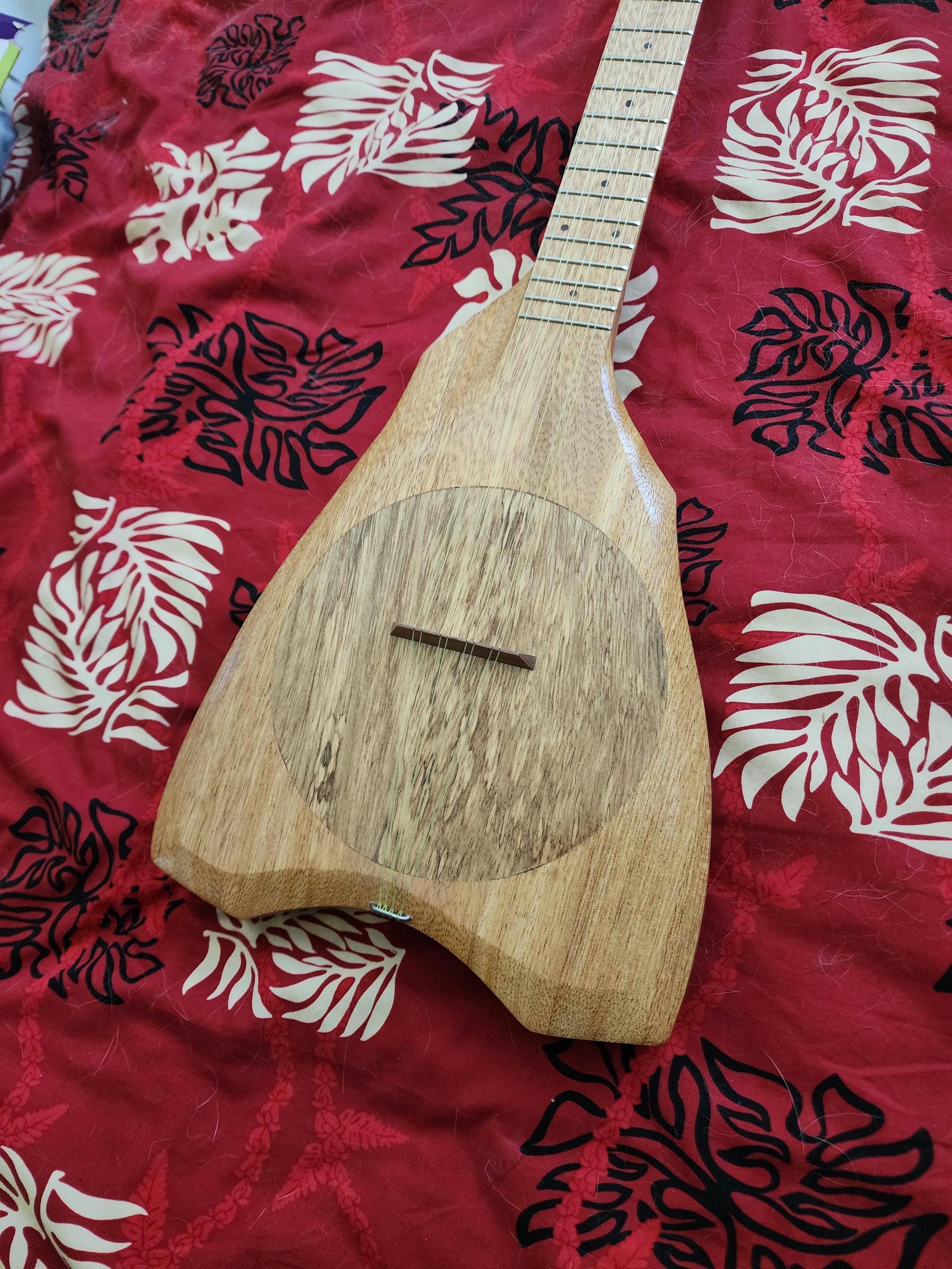 木製弦楽器 伝統的なデザイン タヒチアンウクレレ Tahitian ukulele - Etsy 日本