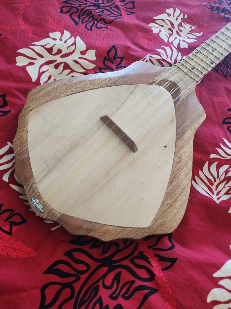 Tahitian Ukulele PUShell Shaped 6 string. image 3