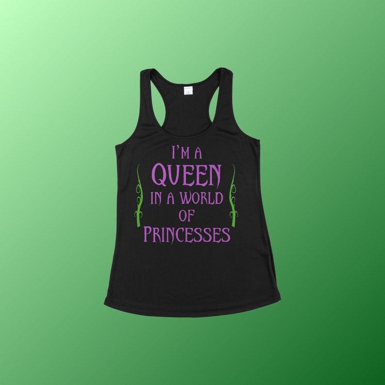 Queen Running | Mom Running Tank | Mom Villain Gift | Evil Queen Shirt | I'm a Queen - Women's Moisture Wicking Racerback Tank bild 6