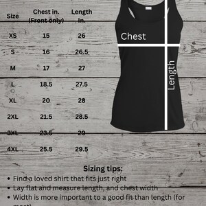 Queen Running | Mom Running Tank | Mom Villain Gift | Evil Queen Shirt | I'm a Queen - Women's Moisture Wicking Racerback Tank bild 4