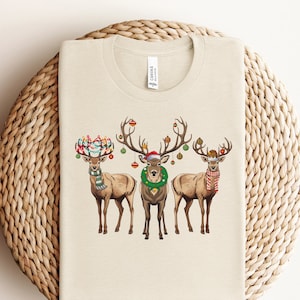 Christmas Reindeer Shirt, Cute Christmas Shirt, Christmas Animals, Womens Christmas Shirt, Retro Christmas, Xmas Deer Lover, Christmas Gifts