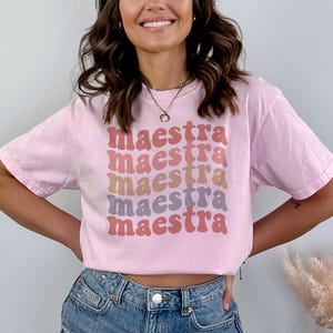 Camiseta Comfort Colors® Maestra, Camiseta para maestra de español, Regalo para maestra de español, Camiseta para maestra bilingüe, Camiseta para maestra de regreso a clases