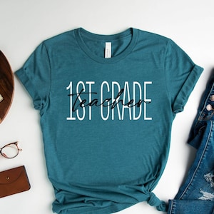 Erste Klasse Lehrer Shirt, 1.Klasse Lehrer T-Shirt, Erste Klasse Shirt Geschenk, Geschenk für Lehrer, Zurück zu Schule Shirt, 1.Klasse Crew Shirt