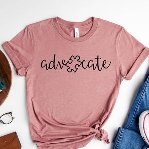 Chemise pour défenseur, chemise autisme, chemise du mois de sensibilisation à l'autisme, t-shirts pour maman autiste, T-shirt autisme, chemise autisme pour enseignant, défenseur Accept Adapt