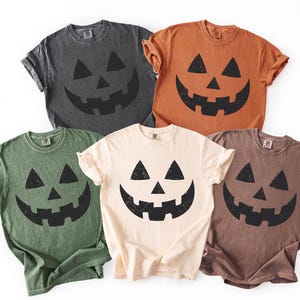 Retro Fall Pumpkin Face Shirt - Comfort Colors® Spooky Halloween Pumpkin T-Shirt