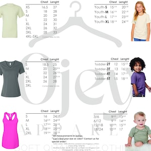 K&ouml;nnte beinhalten: Gr&ouml;&szlig;entabelle f&uuml;r T-Shirts, Tanktops und Bodys. Die Tabelle zeigt Brust- und L&auml;ngenma&szlig;e in Zoll f&uuml;r die Gr&ouml;&szlig;en XS bis 5XL, Youth S bis XL, Toddler 2T bis 5T und die Gr&ouml;&szlig;en 3/6 bis 18/24.