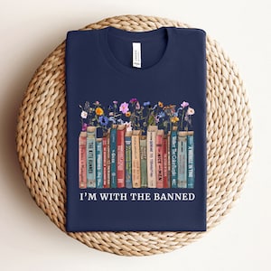 Camisas de lectura - Camiseta de lector - Estoy con la camisa prohibida - Camisa de libros prohibidos - Camiseta de bibliotecario - Regalo para amantes de los libros Navy