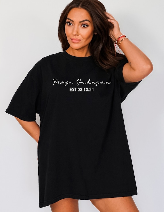 Mrs Established Shirt, Personalized Mrs Est Shirt, Custom Wedding Shirt Date, Bridal Shower Gift, Engagement Gift Shirt, Gift Tee for Bride