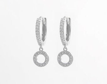 Orecchini pendenti a cerchio con zirconi intarsiati in argento sterling 925