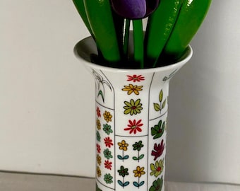 Jarrón trompeta Piemonte de 9 pulgadas de MCM Vintage Rosenthal Baumann Emilio Pucci con 6 tulipanes holandeses Forever.