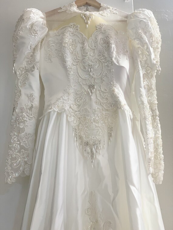 Vintage White/Ivory Satin & Lace pearl Wedding Go… - image 4