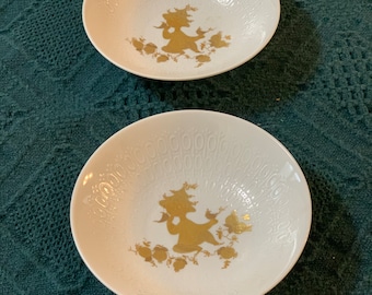 2 Vintage Rosenthal Classic Rose Gold Leaf Embossed small Plate 5’’ Germany