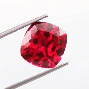 AAA Grade Mozambique Loose Cushion Cut Gemstone,Excellent Genuine Quality Pegion Red Ruby Gemstone For Engagement Ring 13x13 mm
