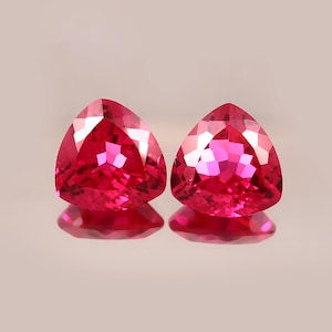 AAA Mosambik Rubin Edelstein Paar 10x10mm Trillion Schliff Taubenrot