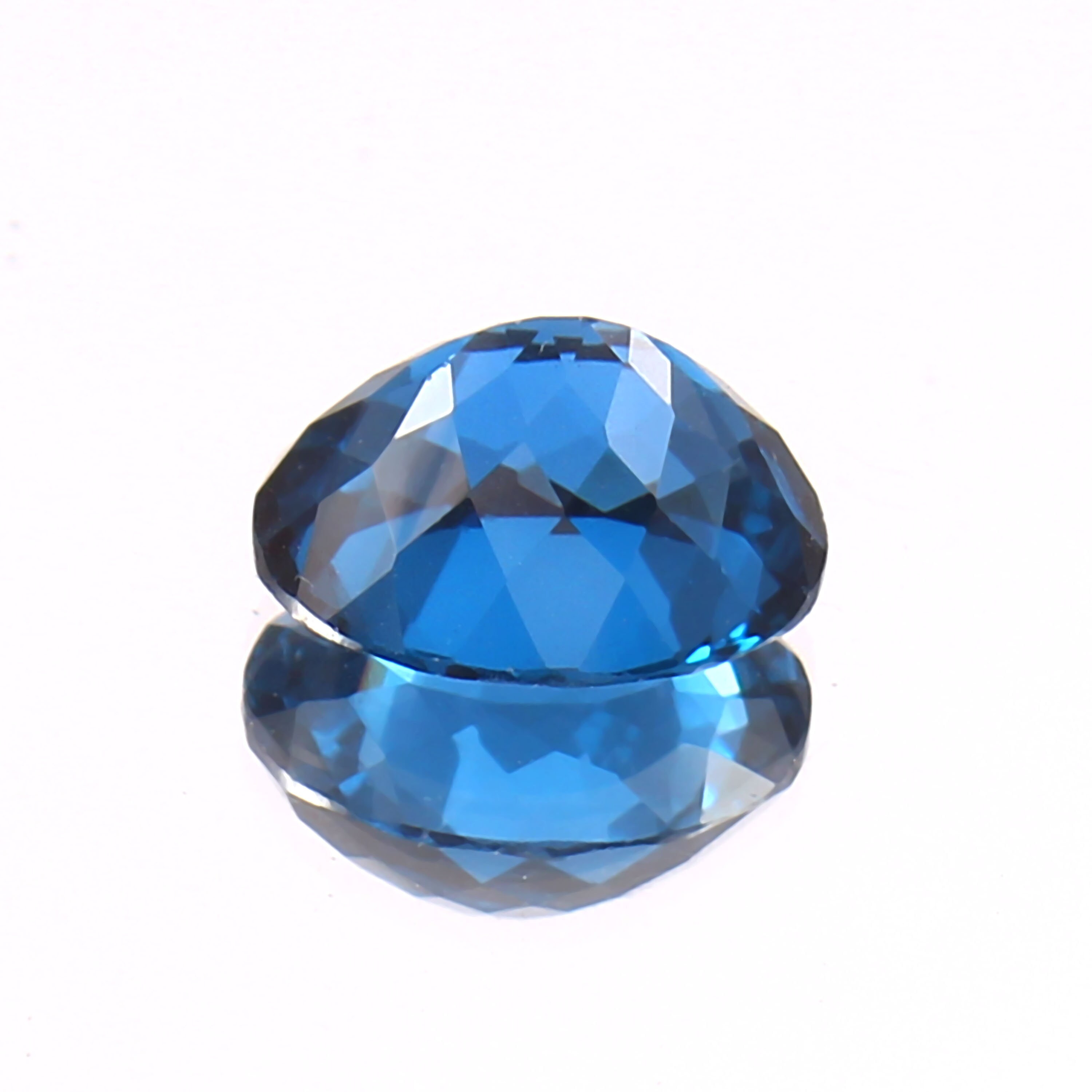 Topaze bleue de Londres AAA 6 mm : taille octogonale à facettes - France