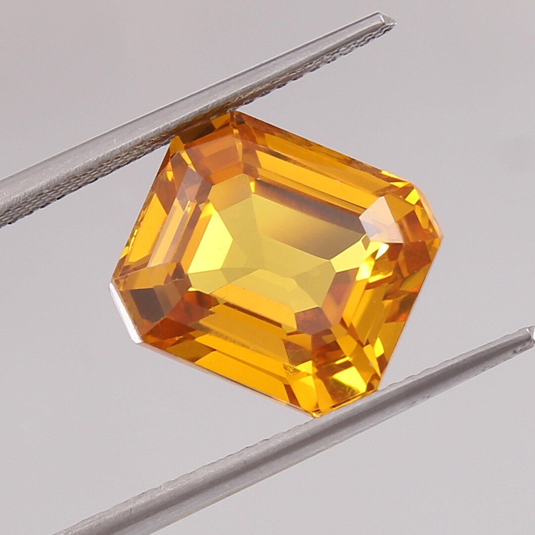 Saphir jaune de Ceylan AAA : 12 mm de pierres précieuses taillées par trillion - Canada