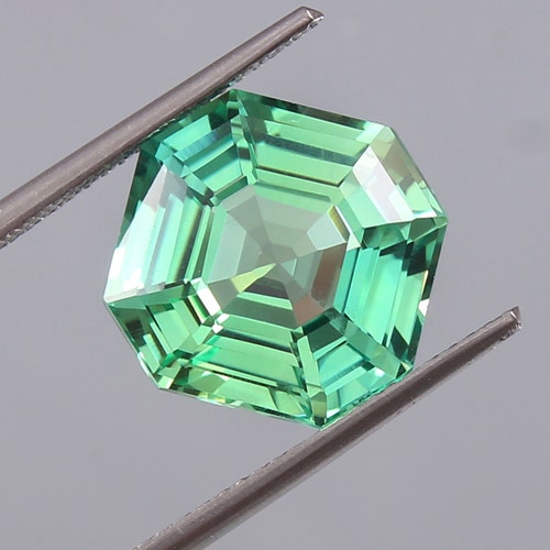 Tourmaline Rose Pourpre Du Mozambique - 3,68 Carats - Ovale Taille AAA - Naturelle Non Traitée