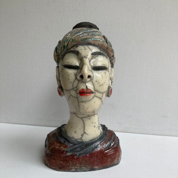 Keramik-Skulptur, asiatischer Frauenkopf