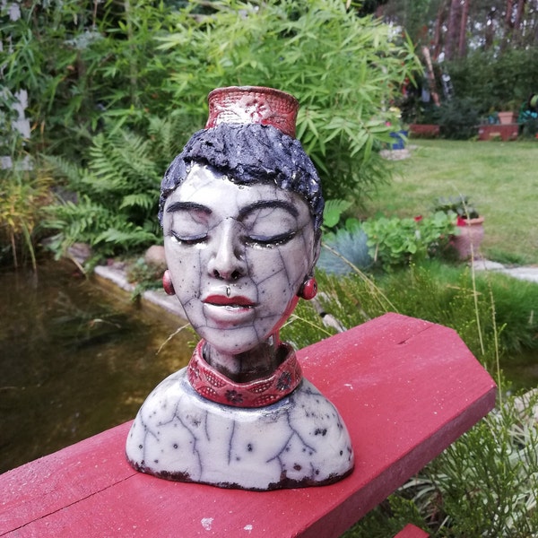 Keramik-Skulptur, asiatischer Frauenkopf