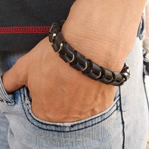Woven rubber bracelet with bicycle chain rollers | Handmade jewelry | Steampunk accessory for cyclists and triathletes in unique gift box