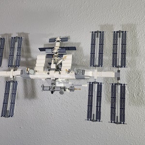 Wall Mount for LEGO® International Space Station (21321)