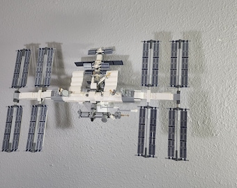 Wall Mount for LEGO® International Space Station (21321)