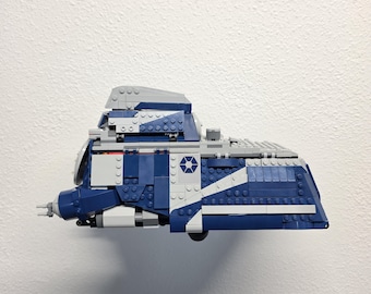 Suporte de parede ajustável para LEGO® Batalha de Felucia Separatista MTT™ (75435)