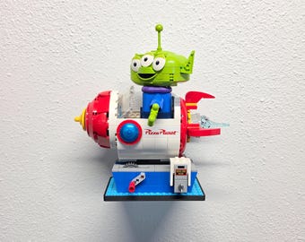 Wall Mount for LEGO® Alien with Pizza Planet Rocket Ride (43307)