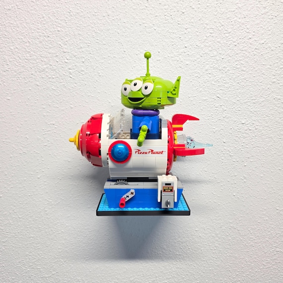 Wall Mount for LEGO® Alien with Pizza Planet Rocket Ride (43307)