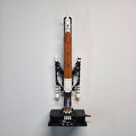 Wall Mount for LEGO® NASA Artemis Space Launch System Rocket (42221)