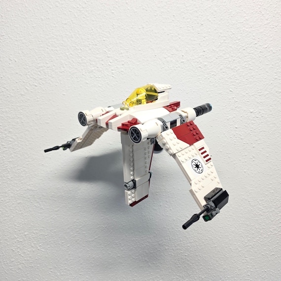 Adjustable Wall Mount for LEGO® V-19 Torrent Starfighter (75432)