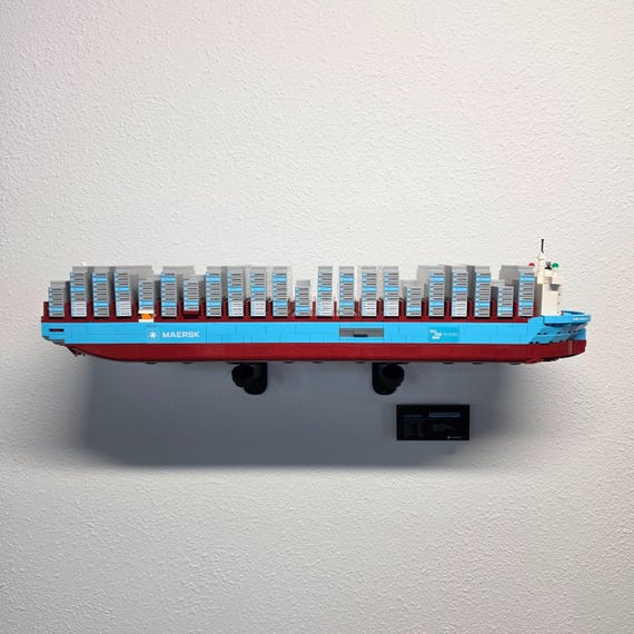 Floating Wall Mount for LEGO® Maersk Dual-Fuel Container Vessel (40955)