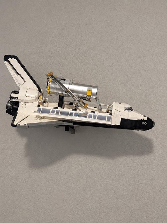 Wall Mount for LEGO® NASA Space Shuttle Discovery (10283)