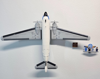 Suporte de parede vertical para LEGO® Douglas™ DC-3™ Pan Am® Airliner (11378)