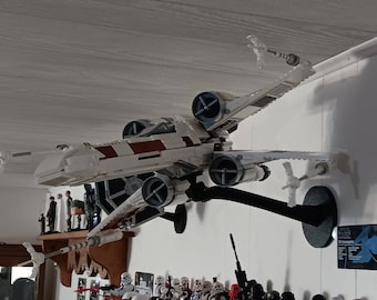 Suporte de parede ajustável para LEGO® UCS X-Wing Starfighter™ (75355)