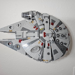 Wall Mount for LEGO® Millennium Falcon™ (75257)