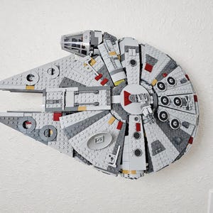 Wall Mount for LEGO® Millennium Falcon™ (75257)