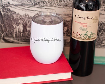 Maquette de tumbler de vin | Maquette de tumbler de vin blanc | Blank Mock Up Photo Télécharger | Maquette de tumbler de vin de sublimation