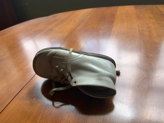 Adorable vintage baby shoes (mismatched) - image 3