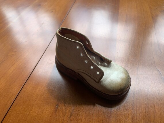 Adorable vintage baby shoes (mismatched) - image 5