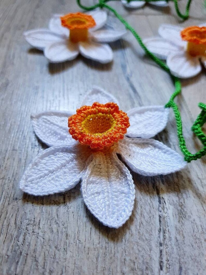 Spring Flowers White Daffodils Garland for Home Decoration, White Narcissus with Yellow and Orange Trumpet Bunting image 2