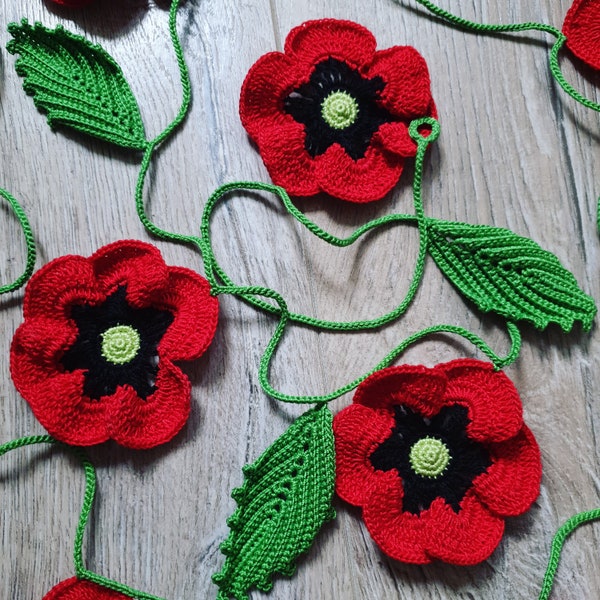 Guirlande de 7 coquelicots rouges et feuilles au crochet